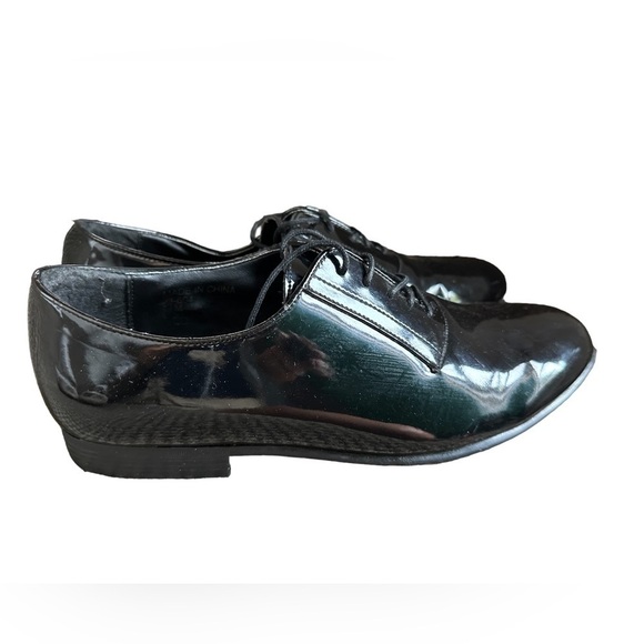 FREDERICO LEONE womens black patent leather tuxedo tie loafer 7.5 - Picture 1 of 7